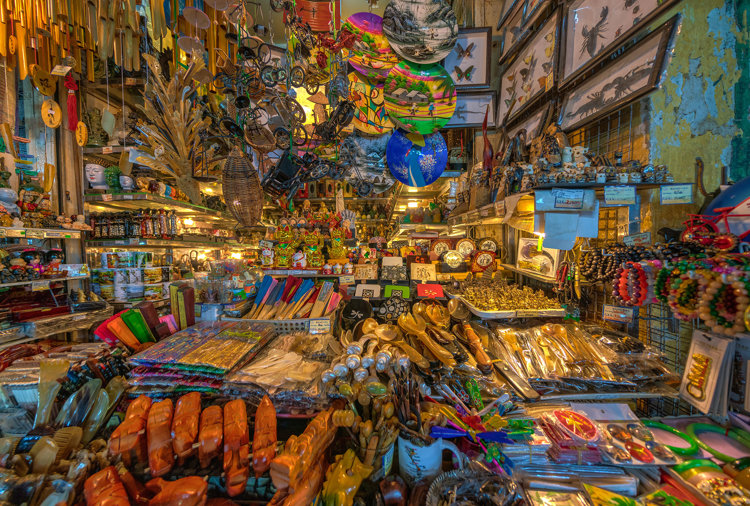 a store with lots of objects and objects